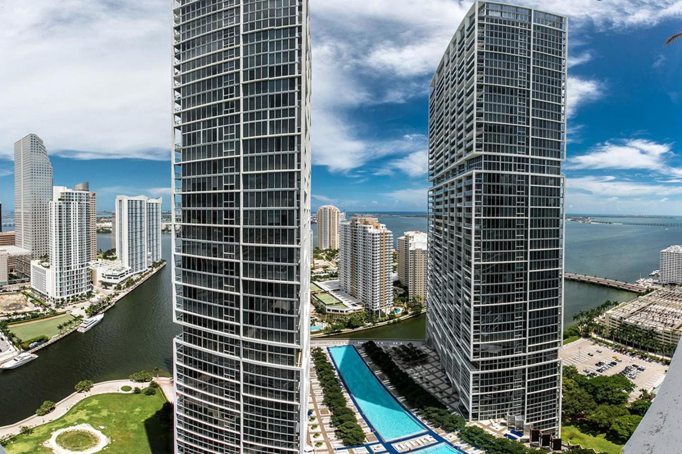 Luxurious Condo At Icon With Views Майами Экстерьер фото