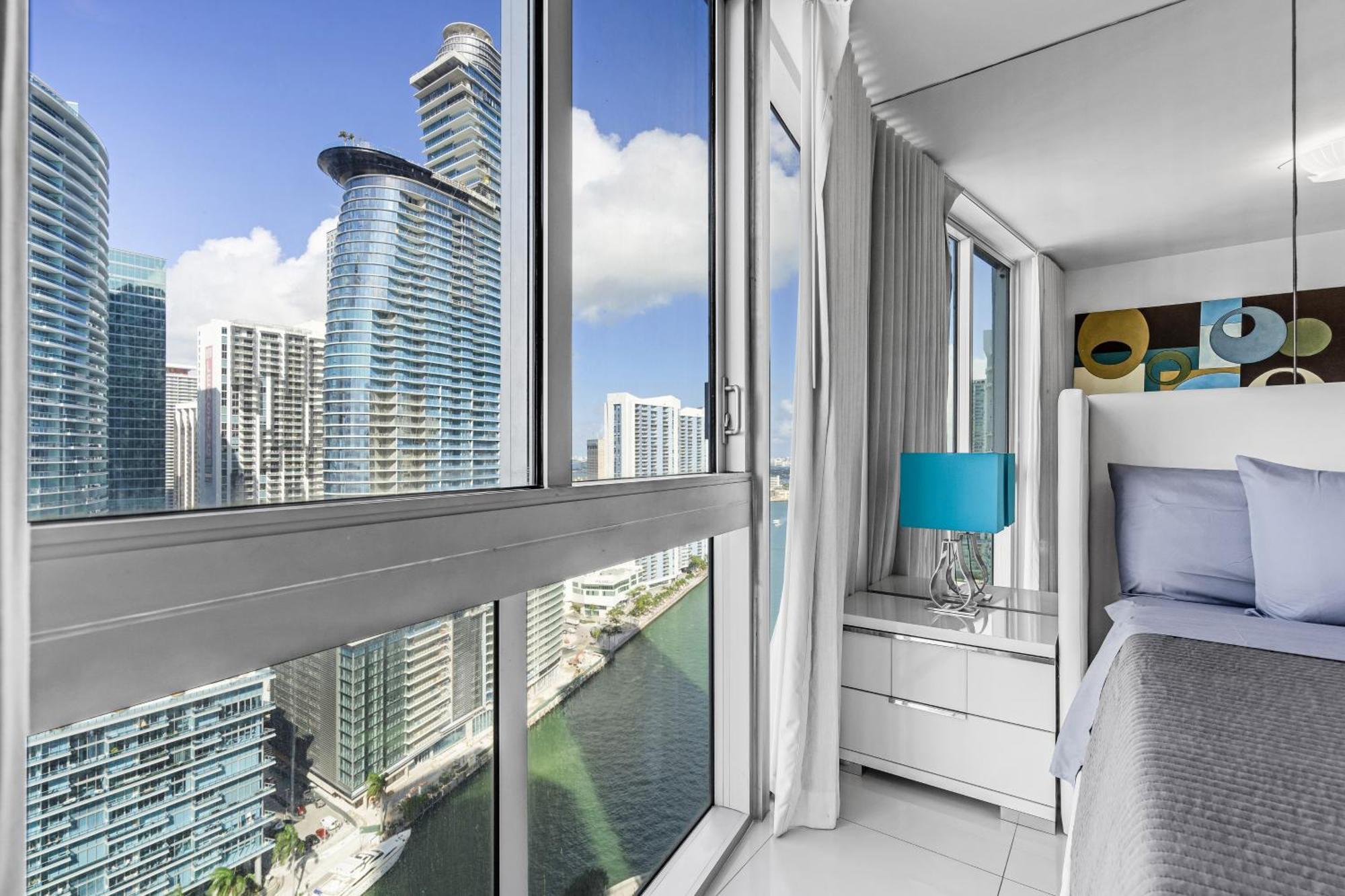 Luxurious Condo At Icon With Views Майами Экстерьер фото