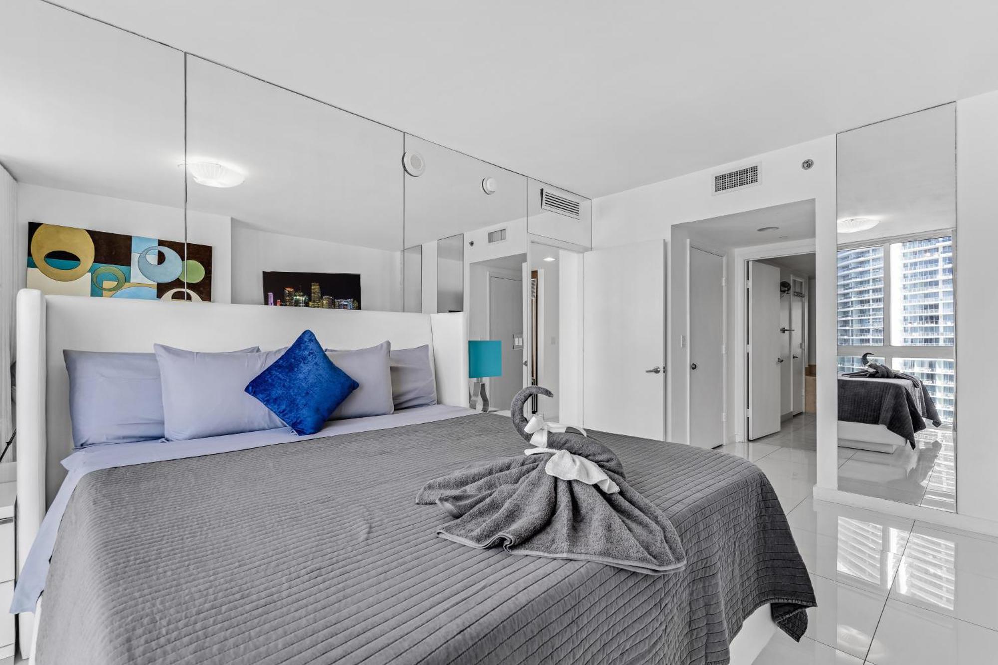 Luxurious Condo At Icon With Views Майами Экстерьер фото