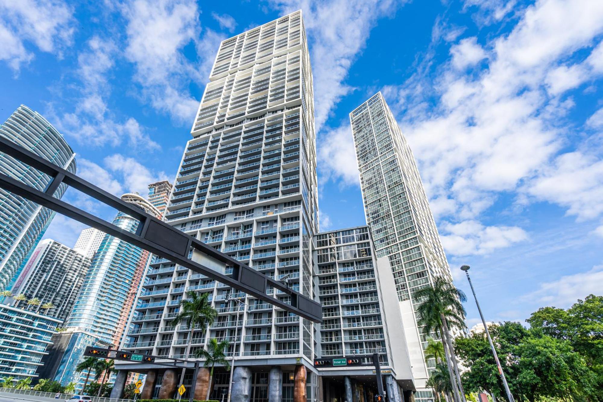 Luxurious Condo At Icon With Views Майами Экстерьер фото
