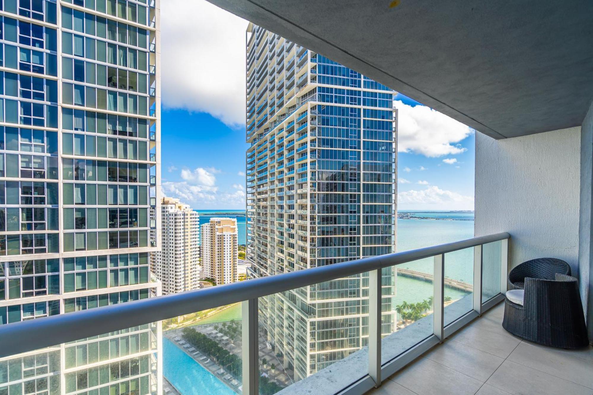 Luxurious Condo At Icon With Views Майами Экстерьер фото